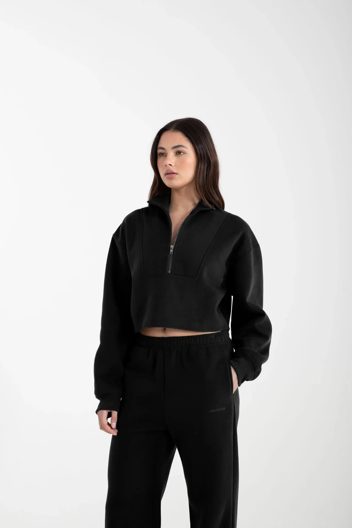 Arlo 1/2 Crop Sweater (Black)