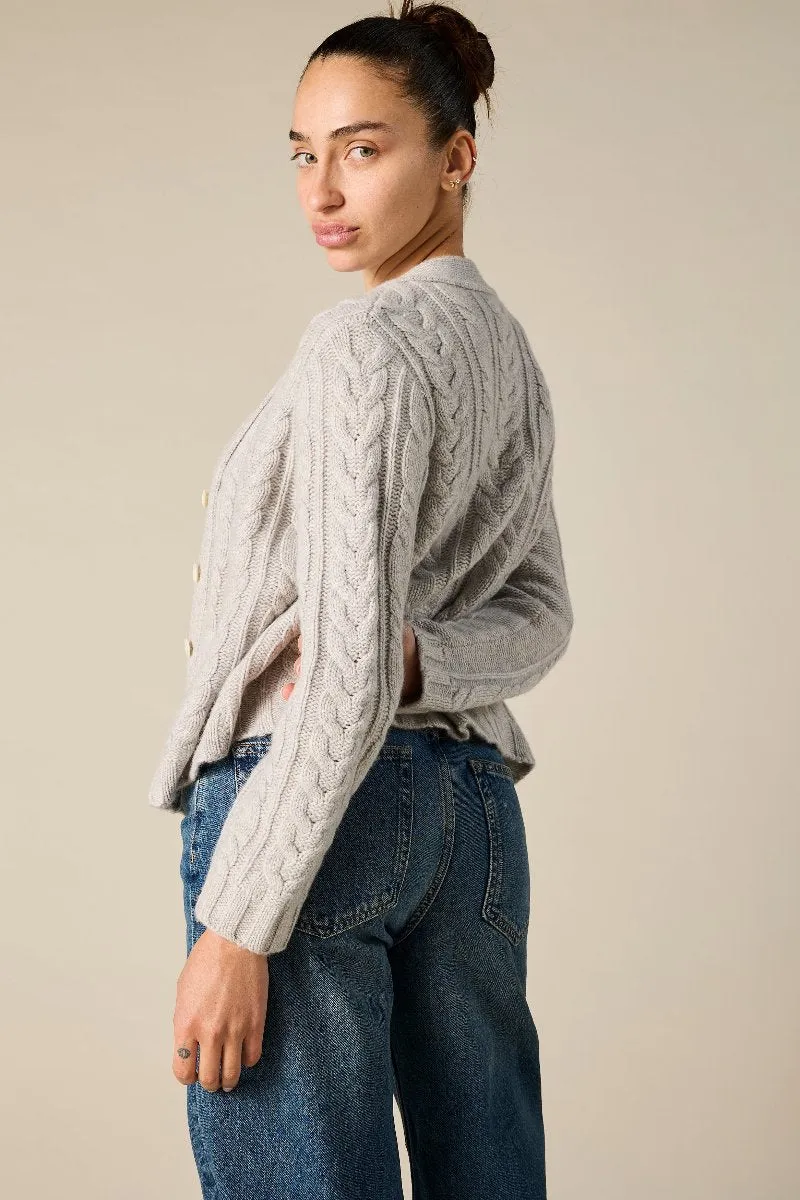 Cashmere Elouise Cable knit Cardigan in Pale Marle Grey