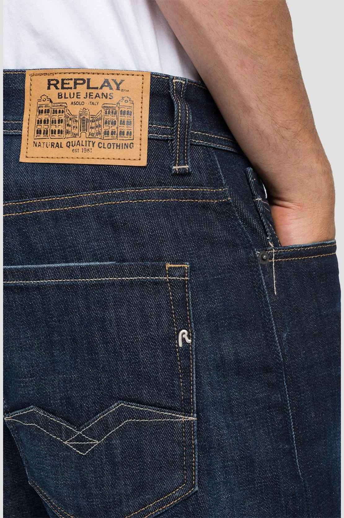 ID20391-Replay Rocco Jean Dark Wash Jean