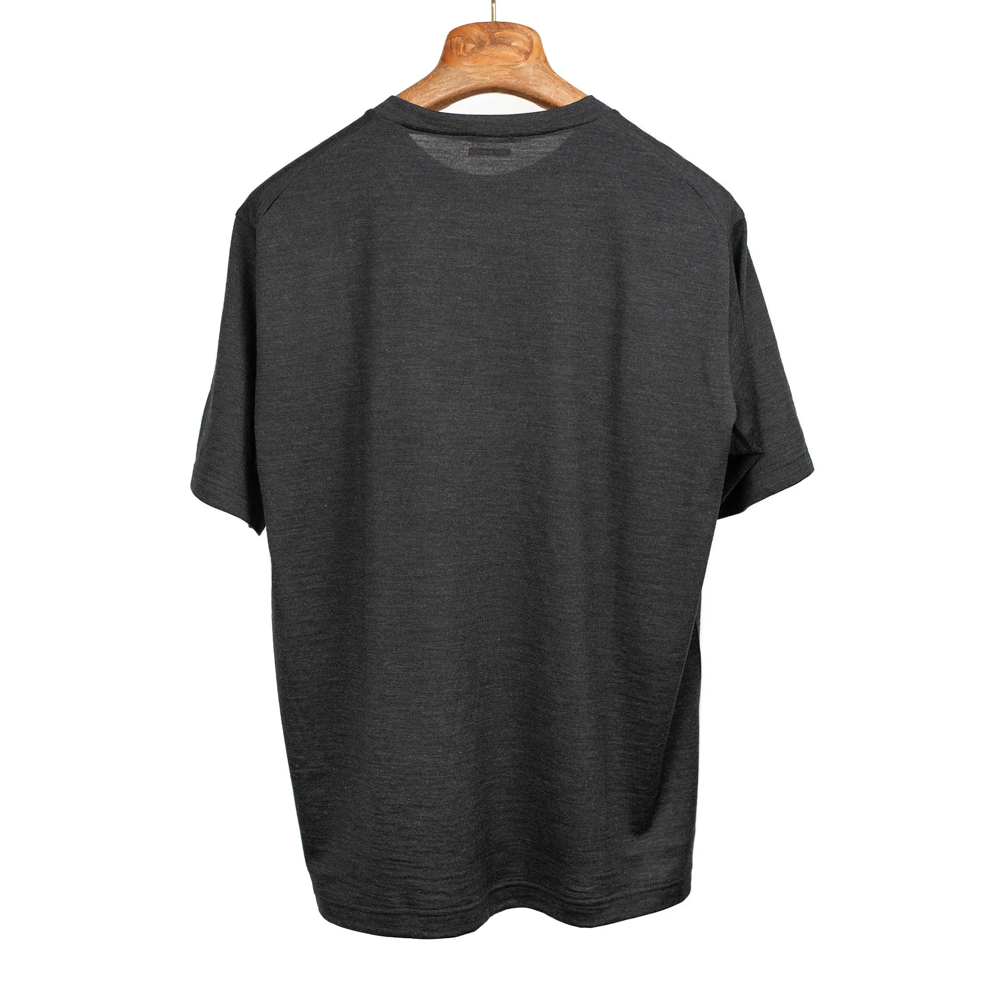 Short-sleeve t-shirt in black washable wool jersey