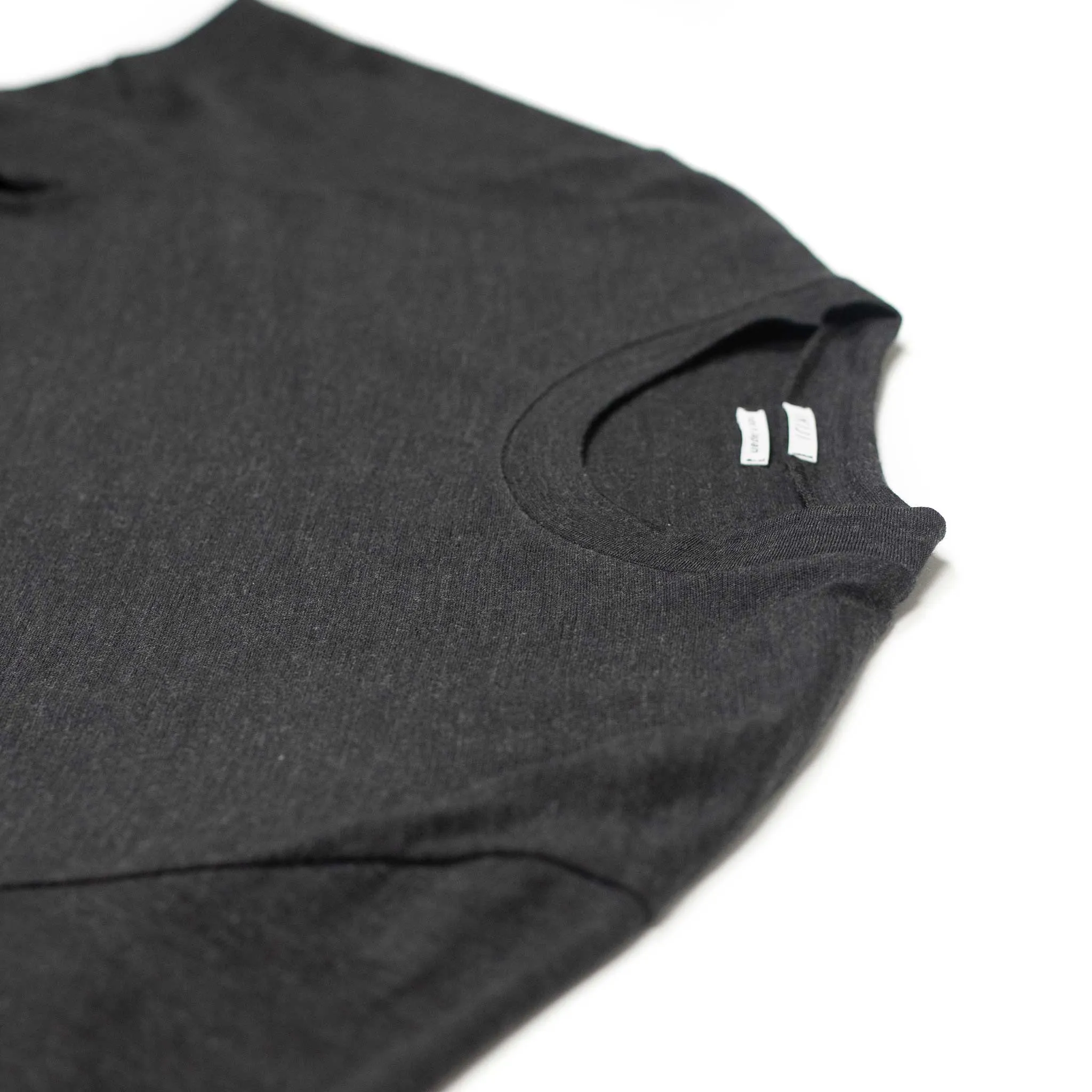 Short-sleeve t-shirt in black washable wool jersey