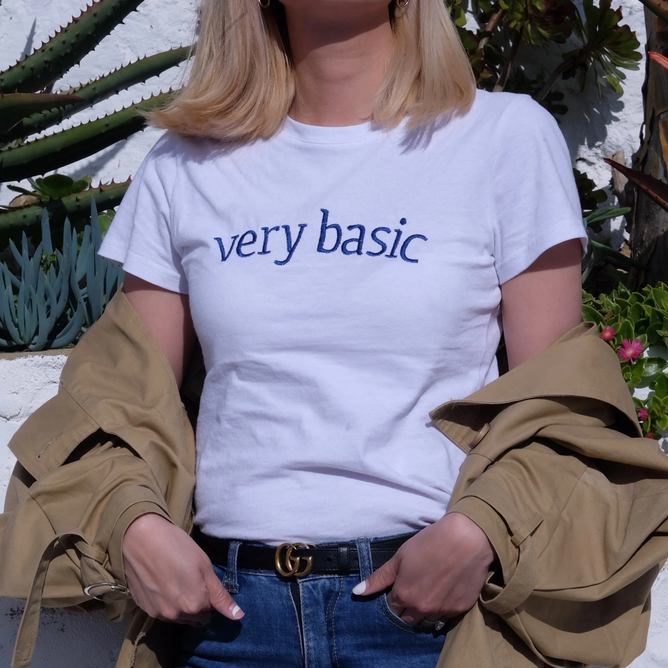 VERY BASIC EMBROIDERED TEE