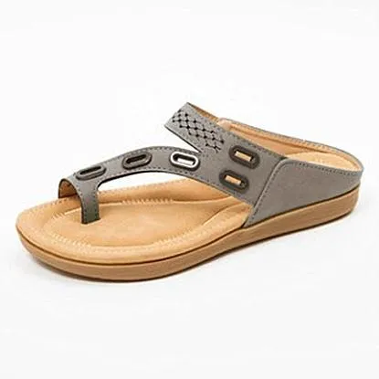 Women flat ring toe summer 
slide sandals