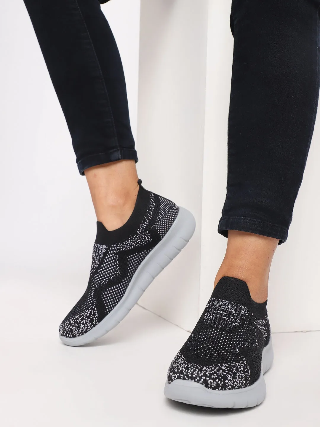 Women Lightweight Slip-On Sneakers